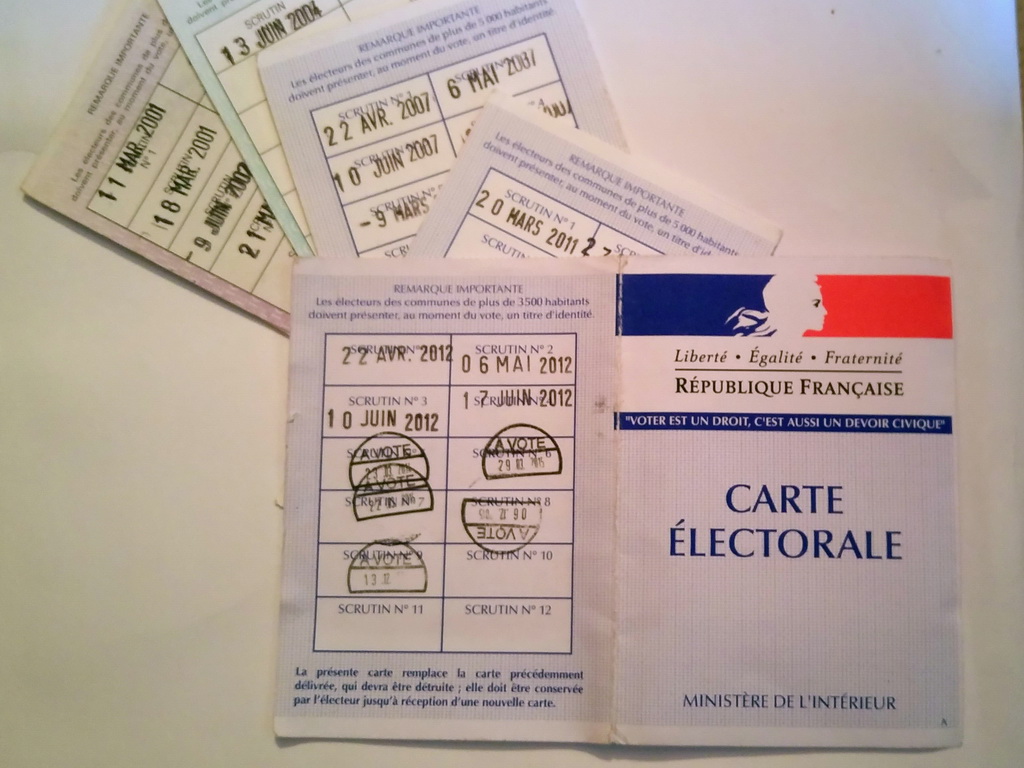 Cartes et tampons électoraux
